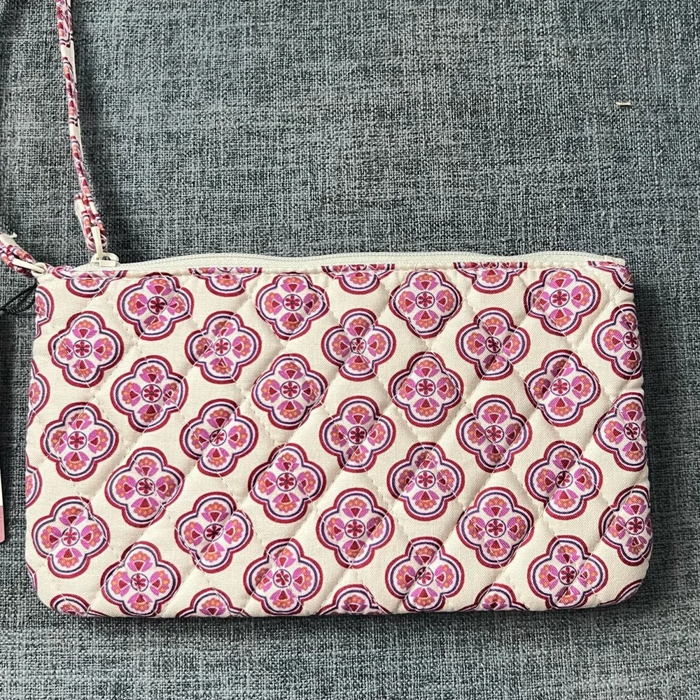 NWT Vera Bradley Lavender Geo Essential Wristlet.  Cotton quilted.